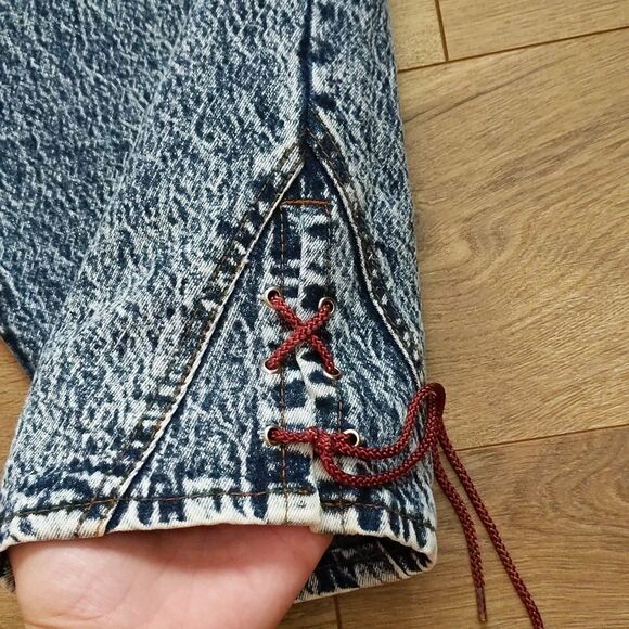 Vintage The Octopus Army unique high waisted side lace acid washed 3/4 jeans - Picture 2 of 10